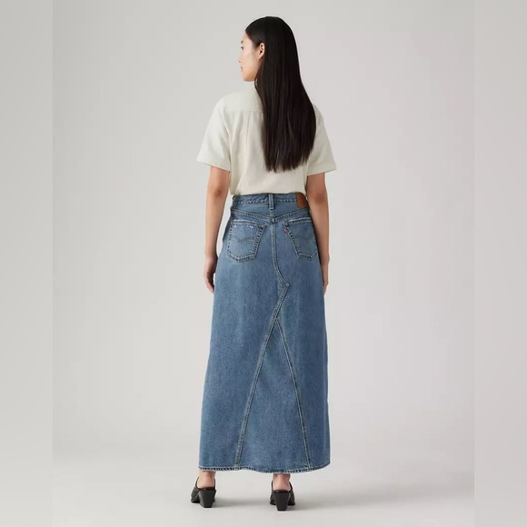 NWOT Levi's® Premium LONG ICON SKIRT Light Wash Blue Denim Women’s Jean Skirt. - Picture 3 of 16